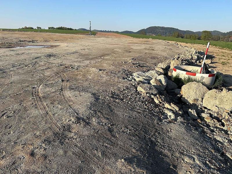 Stavba dálnice D11 v Královci 28. dubna 2025.