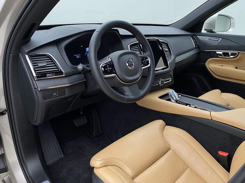 Volvo XC90 B5 AWD BRIGHT PLUS AUT CZ - fotka 4 z 63