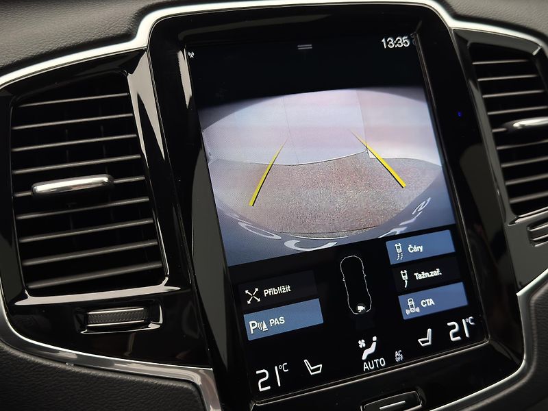 Volvo XC90 B5 AWD R-DESIGN AUT - fotka 51 z 53