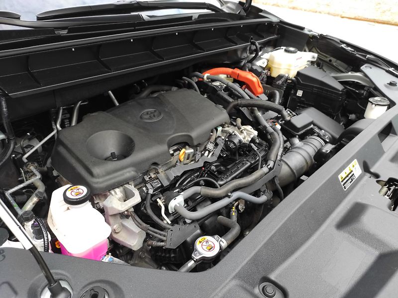 Toyota Highlander 2.5e-CVT HEV 7míst, AWD - fotka 45 z 59