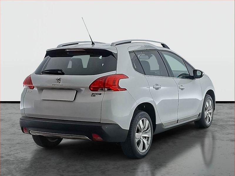 Peugeot 2008 (2015) 1.6 e-HDi, Tempomat - fotka 5 z 18