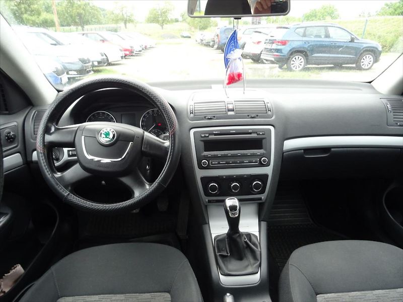 Škoda Octavia 1,6 TDI 77 kW - fotka 14 z 23