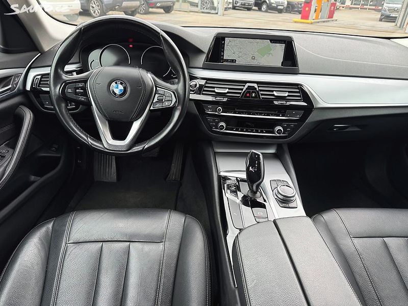 BMW Řada 5 520d XDRIVE 140kW - fotka 10 z 33