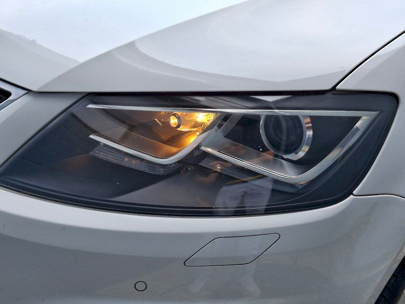 Seat Alhambra (2016) Style DSG 2,0TDi 135kW - fotka 31 z 35