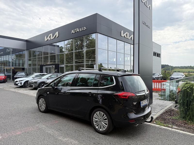 Opel Zafira 2.0 - fotka 8 z 10