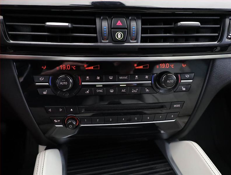 BMW X6 (2017) xDrive40d - fotka 10 z 20