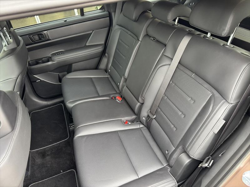 Hyundai Santa Fe 1,6 1,6 TGDI PHEV 4×4 CALLIGRA - fotka 16 z 19