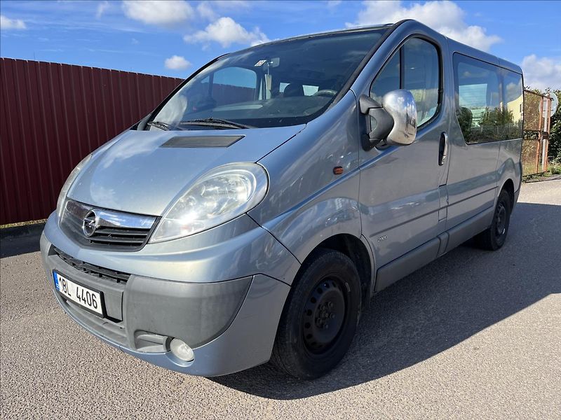 Opel Vivaro 2,5 CDTi 9.MÍST ROZVODY TAŽNÉ - fotka 33 z 37
