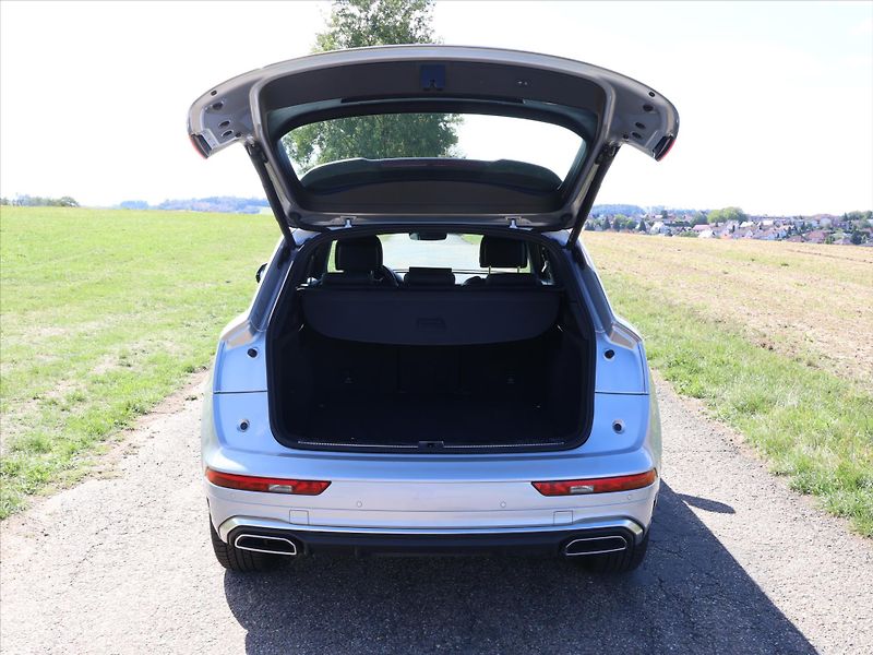 Audi Q5 3,0 50TDI 210kW S-line quattro - fotka 9 z 33