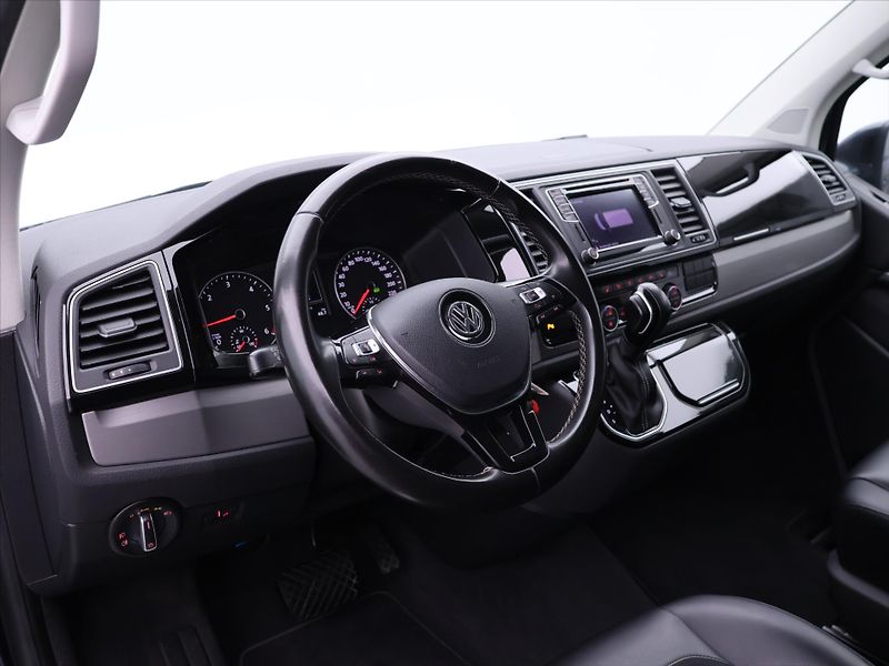 Volkswagen Multivan 2,0 TDI DSG Highline 6-Míst DP - fotka 18 z 25