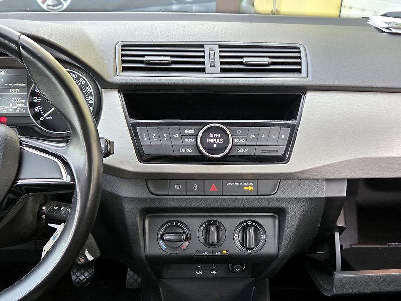 Škoda Fabia PANORAMA,SERV.KNÍŽKA 1.MAJ   - fotka 31 z 42