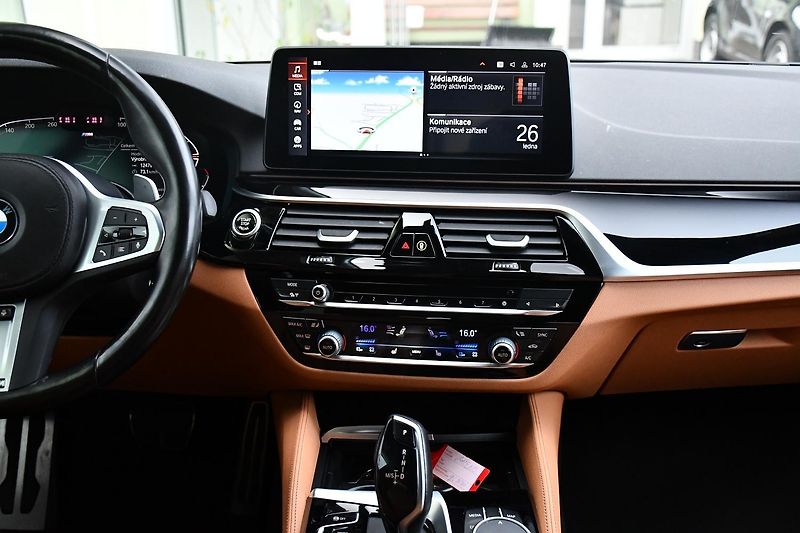 BMW Řada 5 530d xDrive M-SPORT K360 ČR 1M - fotka 19 z 40