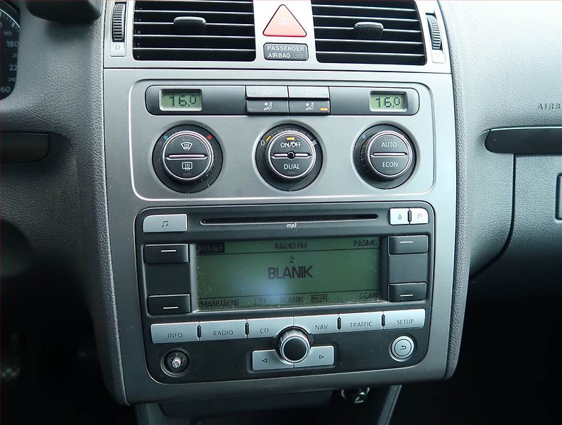 Volkswagen Touran (2007) Comfortline 1.9 TDI, po STK - fotka 12 z 15