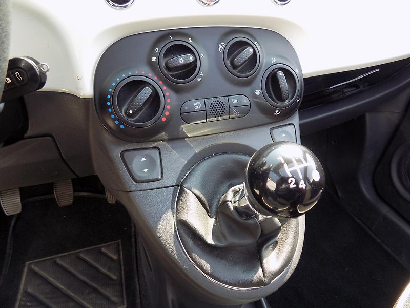Fiat 500C 1,2I 51 KW CABRIO LOUNGE - fotka 28 z 37
