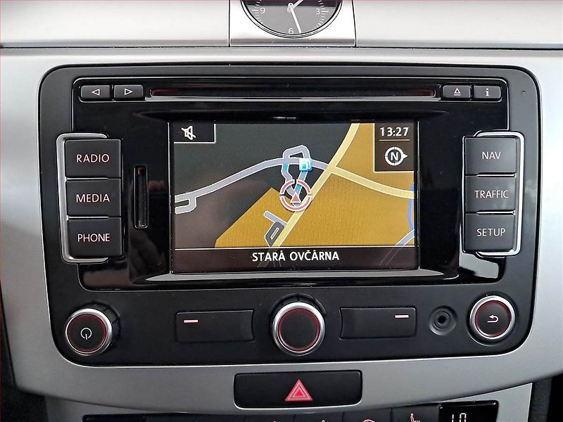 Volkswagen Passat (2014) 1.6 TDI, Navi, Tempomat - fotka 13 z 14