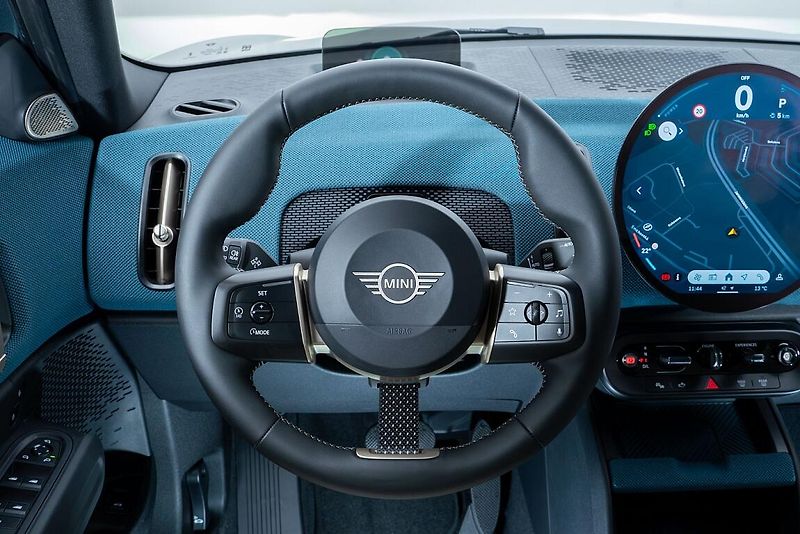 Mini Countryman 2024) - fotka 8 z 12