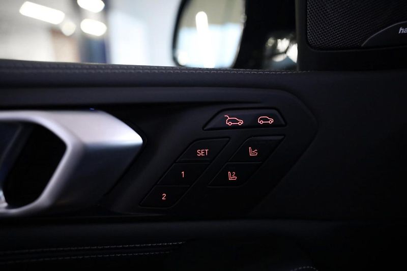 BMW X6 xDrive40d - fotka 25 z 31
