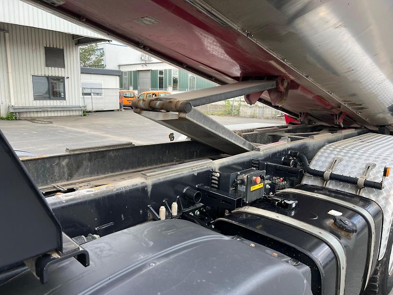 MAN TGS 35.510 8x4 Thermo korba - fotka 13 z 16