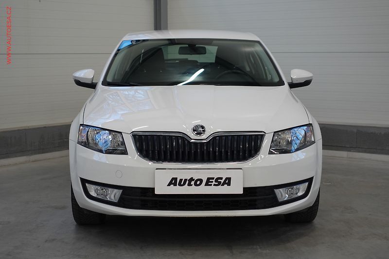 Škoda Octavia (2015) 1.4 TSi, 1.maj,ČR, Fresh, DSG - fotka 2 z 24