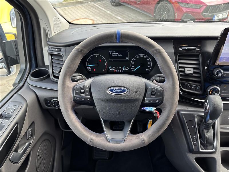 Ford Tourneo Custom 2,0 EcoBlue 125kW L2 - fotka 18 z 38
