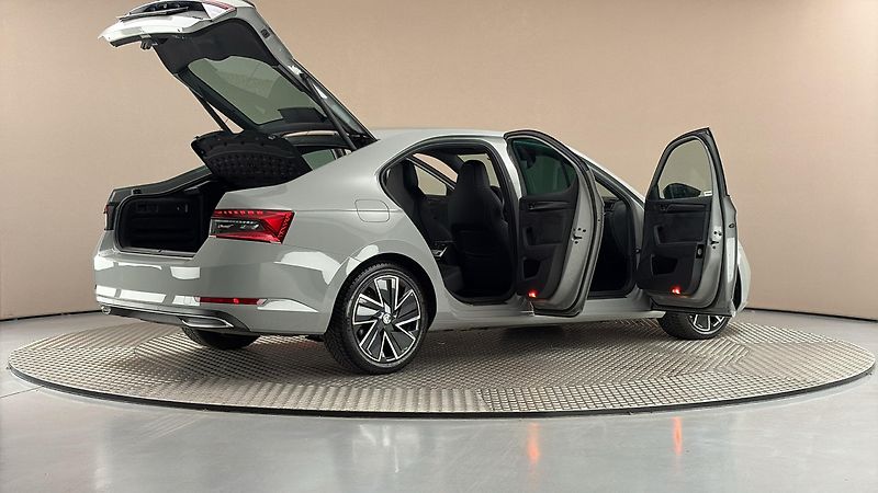 Škoda Superb 2.0 TDI DSG 4x4 Sportline - fotka 6 z 29