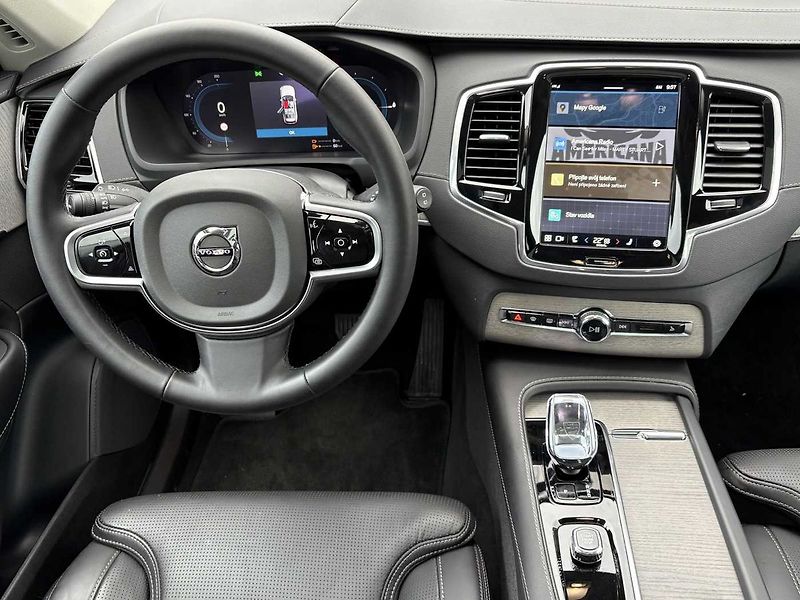 Volvo XC90 PlusDark T8,AWD,Plug-in hybrid - fotka 18 z 24