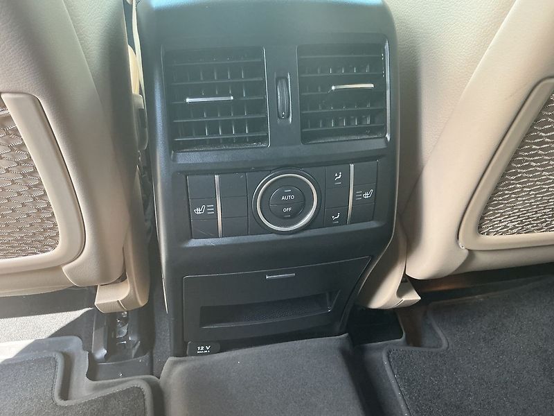 Mercedes-Benz GLE 350 d AMG 4MATIC - fotka 23 z 25