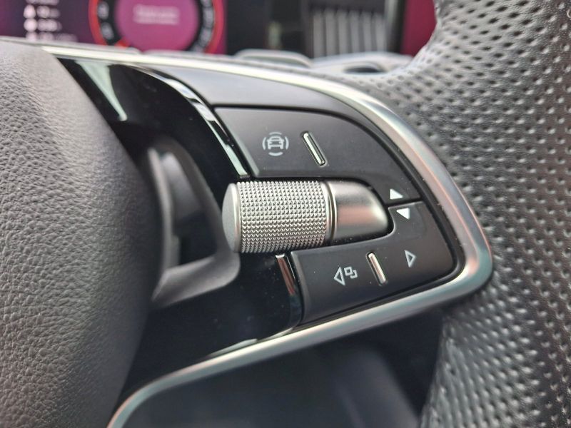 Škoda Superb (2025) iV SportLine DSG 1,5TSi 150kW - fotka 18 z 35