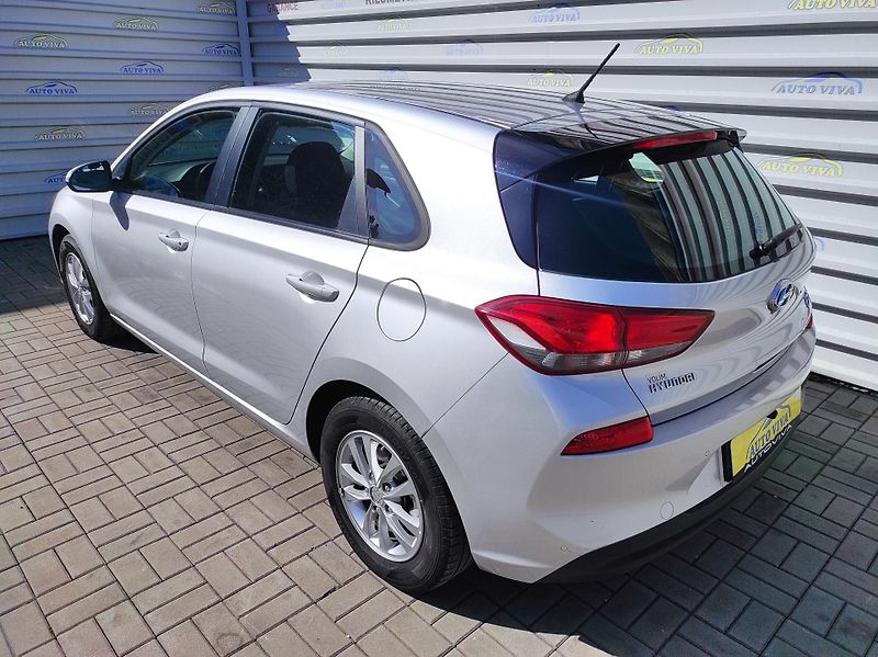 Hyundai i30 1,4DOHC 16V,73kW,Top KM - fotka 4 z 37
