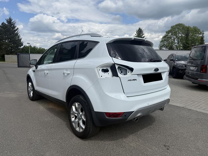 Ford Kuga 2.0 TDCI 103 kW - BEZ NEHOD - fotka 6 z 18