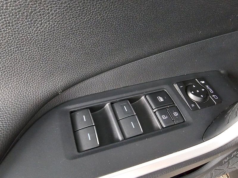 Toyota RAV4 (2025) 2.5HEV 222k 4X4 SELECTION - fotka 20 z 28