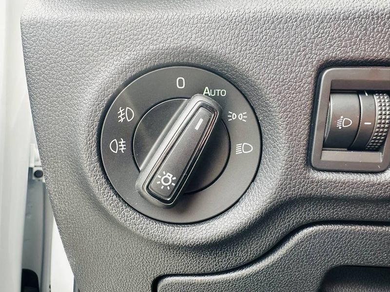 Škoda Fabia Top Selection 1,0TSI 85kW MT6/ - fotka 19 z 27