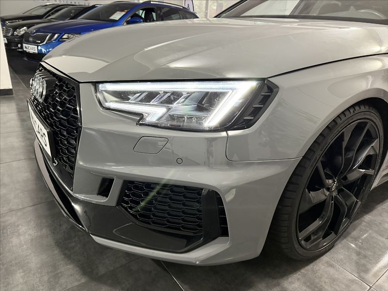 Audi RS 4 2,9   TFSI 450HP QUATTRO ALCA - fotka 41 z 45