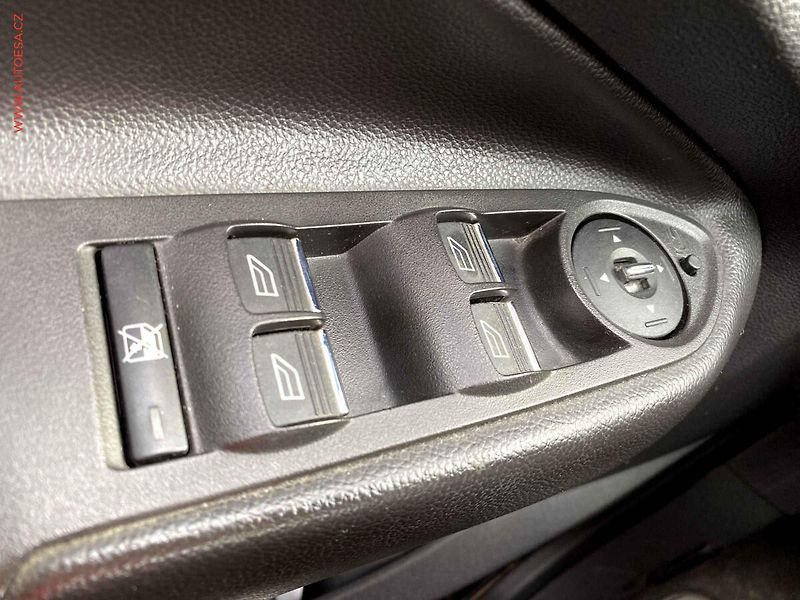 Ford Kuga (2014) 2.0 TDCi 4x4, Titanium, AT - fotka 11 z 19