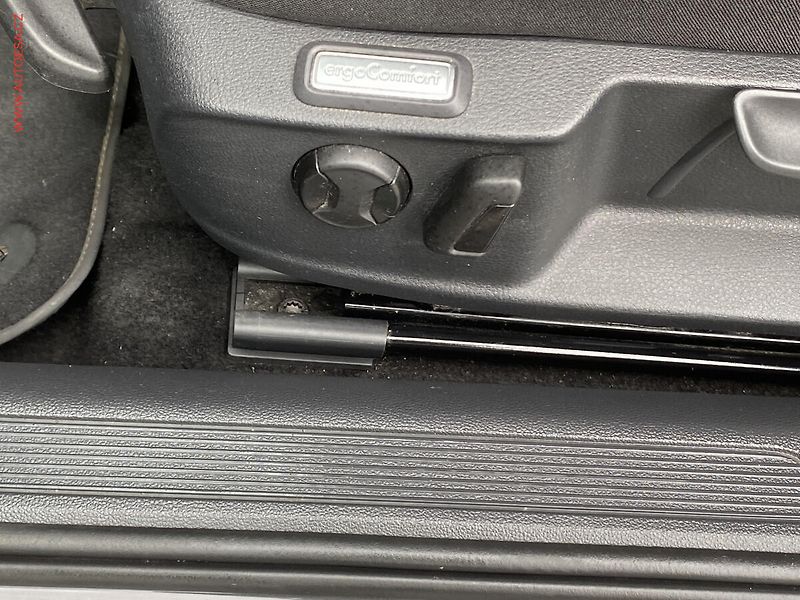 Volkswagen Passat (2021) 1.5 TSi, DSG, LED, navi - fotka 12 z 18