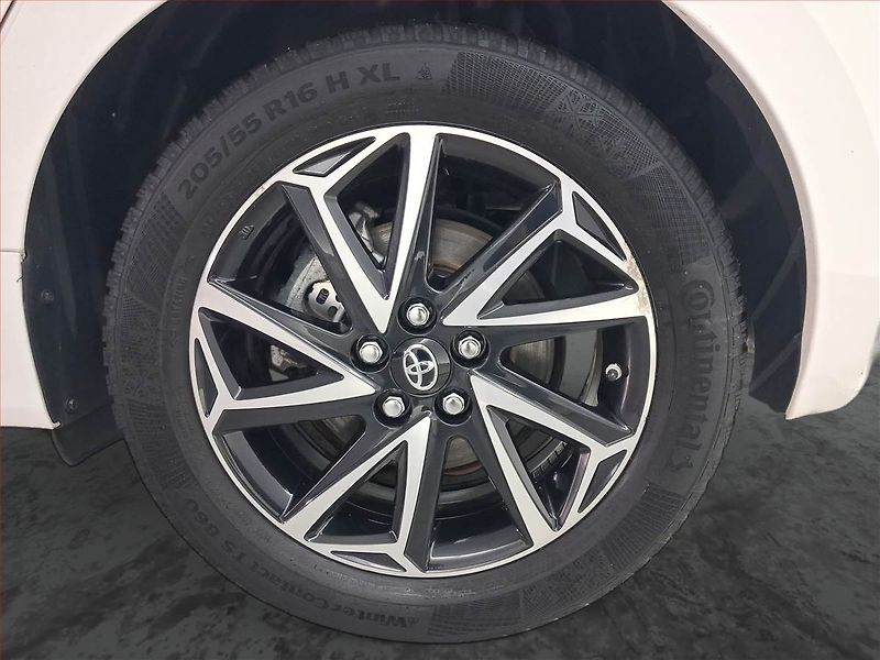 Toyota Yaris (2021) 1.5 Hybrid, Automat, ČR,1.maj - fotka 15 z 16
