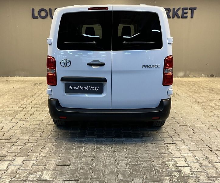 Toyota ProAce Verso 2,0 KOMBI L1 8 MÍST 6MT - fotka 14 z 16