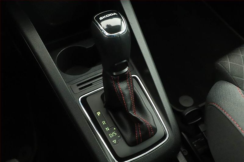 Škoda Fabia (2018) R5 1.4 TSI, Automat, Navi - fotka 14 z 17