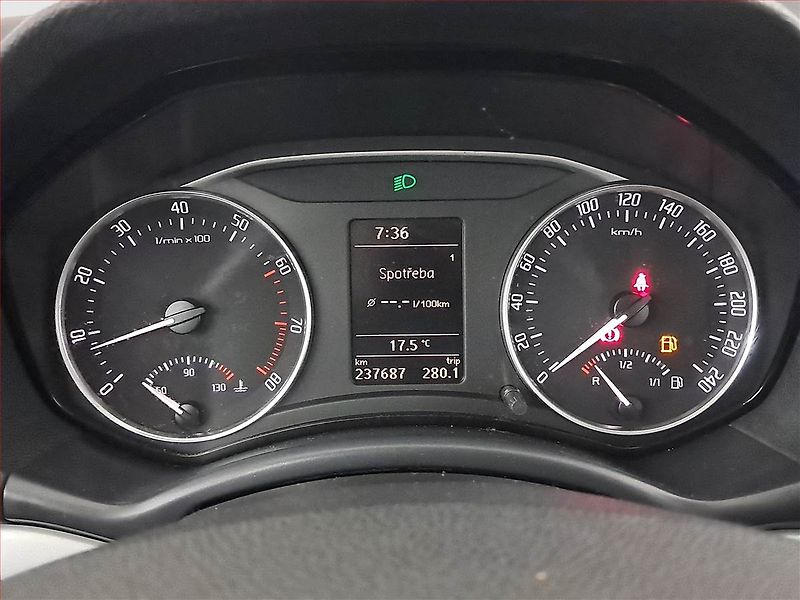 Škoda Octavia (2010) 1.4 TSI, Tempomat - fotka 11 z 16