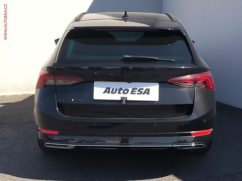 Škoda Octavia (2022) 2.0 TSi 4X4, ČR, SportLine - fotka 5 z 30