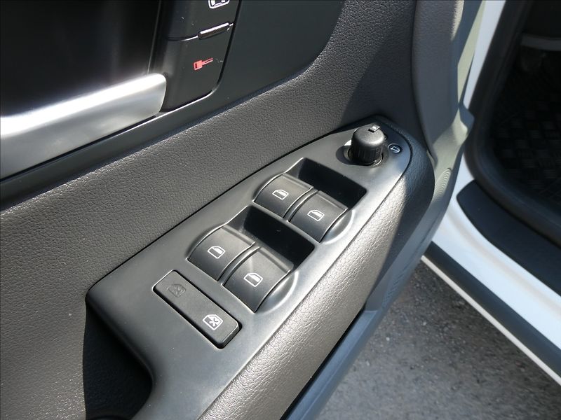 Seat Exeo 1,8 TSi 88kW serviska, 2x kola - fotka 24 z 37