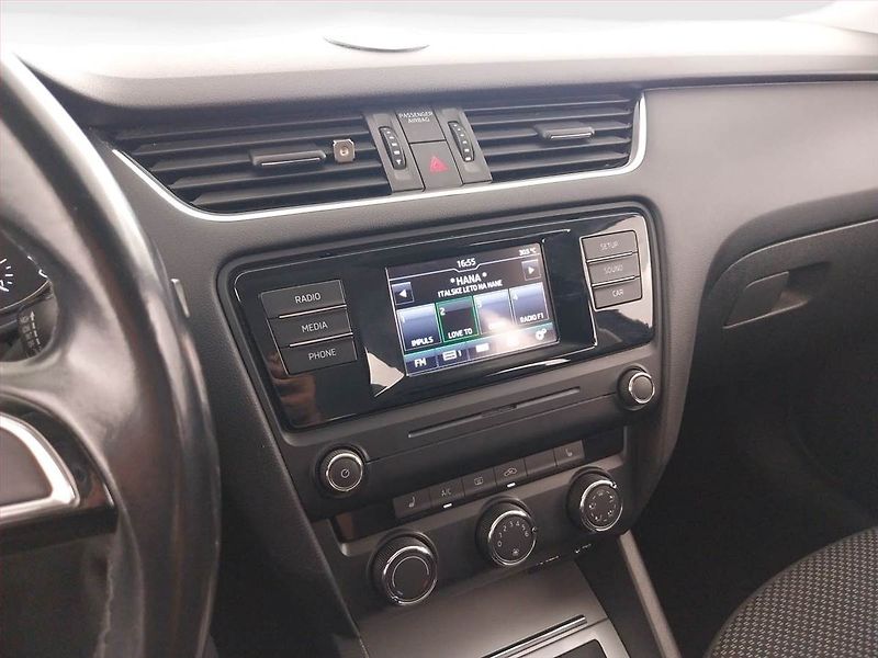 Škoda Octavia (2017) Ambition 1.6 TDI, Tempomat - fotka 12 z 18
