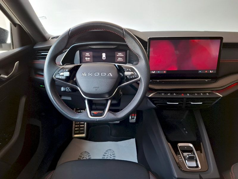 Škoda Octavia (2025) combi RS 2,0 TSI 195 KW 7-STUP - fotka 11 z 43