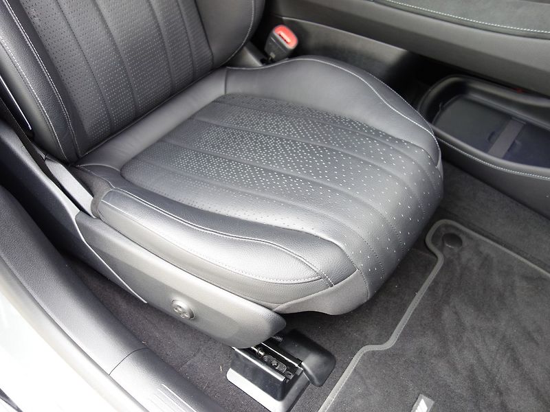 Mercedes-Benz EQE (2024) 350*4M*AMG*PAN*HYPERSCREEN*TOP - fotka 22 z 50