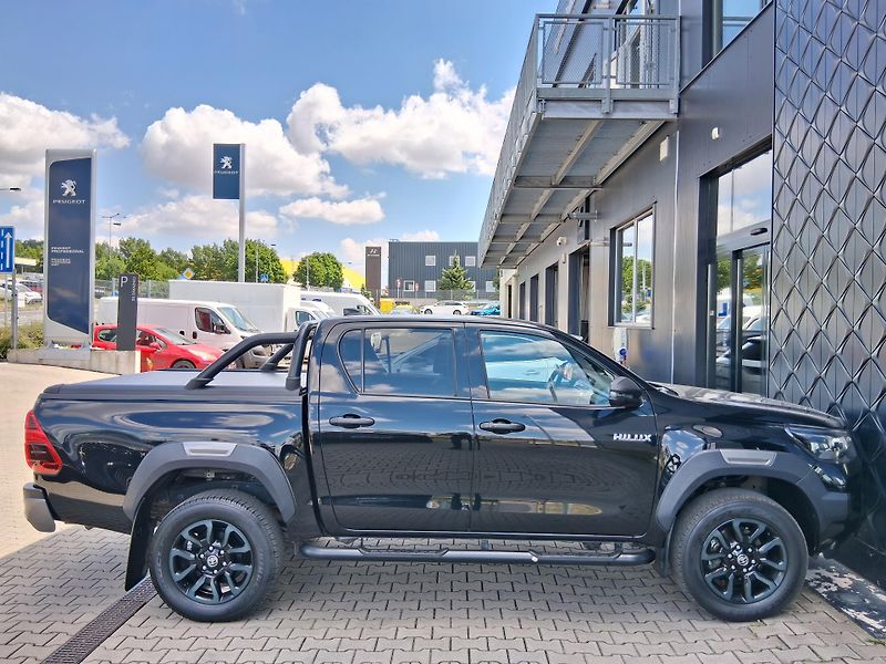 Toyota Hilux INVICTIBLE 2.8 D-4D 4x4 150kW - fotka 9 z 33