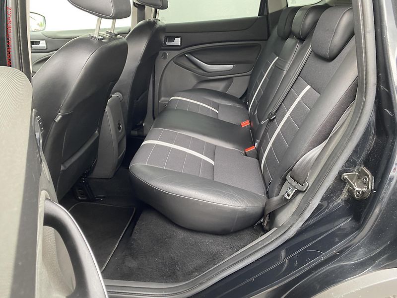 Ford Kuga (2011) 2.0 TDCi, Titanium, bixen - fotka 10 z 18