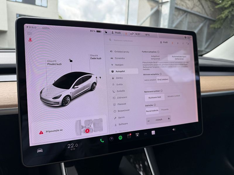 Tesla Model 3 SR Plus REZERVACE - fotka 20 z 39