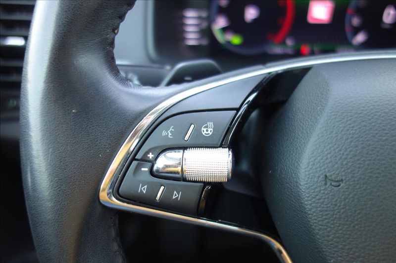 Škoda Karoq 2,0 TDi,ČR,4x4,PANORAMA,STYLE. - fotka 38 z 50
