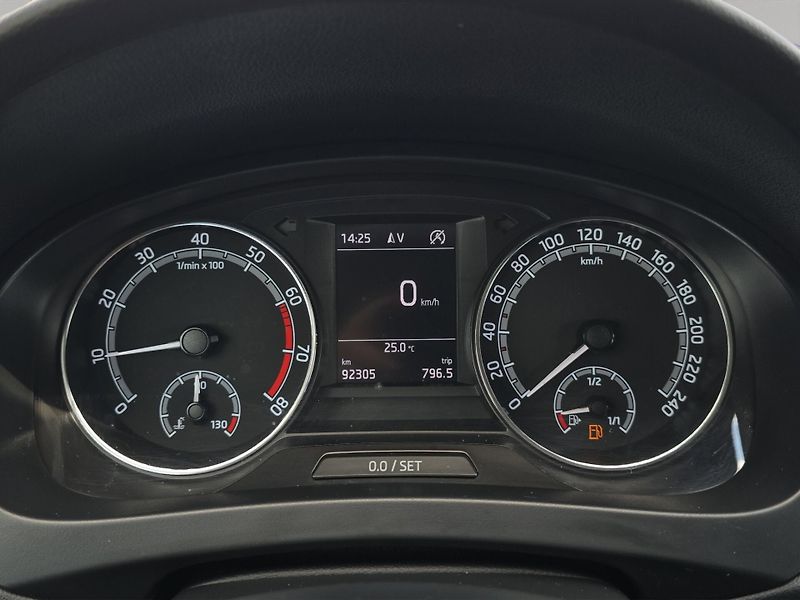Škoda Rapid (2018) Style 1.0 TSi 81kw, DPH, tažné - fotka 16 z 23