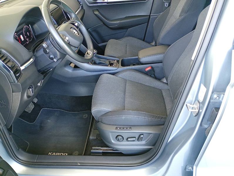 Škoda Karoq (2021) Style 1.5 TSI DSG panorama LED - fotka 6 z 35